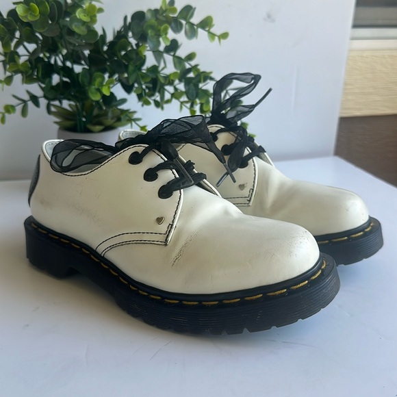 Dr. Martens White 1461 Hearts Smooth & Patent Leather Oxford Shoes Sz- - Picture 1 of 13